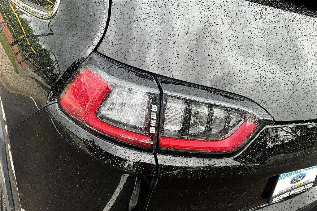 Used 2020 Jeep Cherokee Limited AWD/4WD image 23
