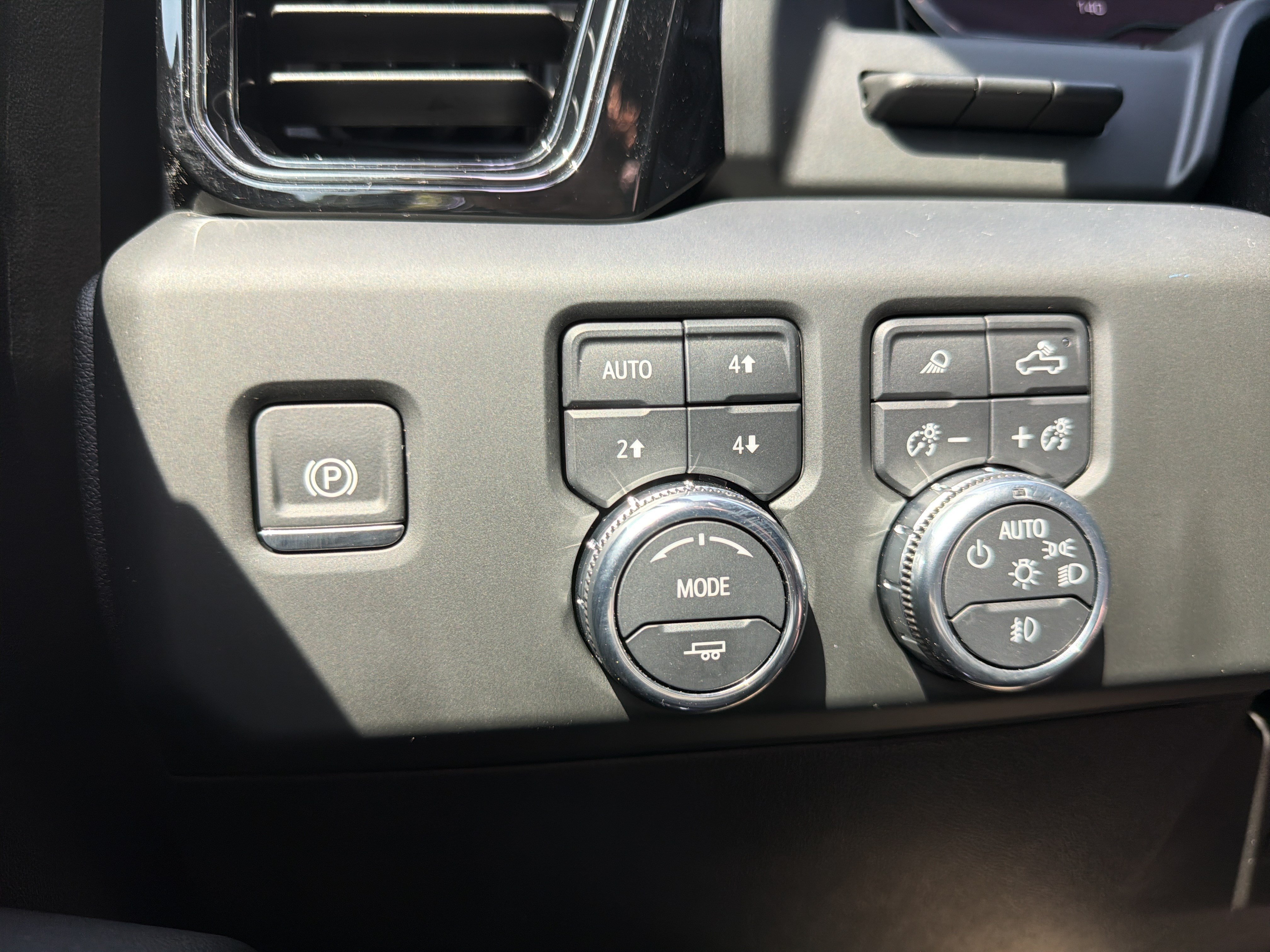 Certified 2024 GMC Sierra 2500 AT4 w/ AT4 Premium Plus Package AWD/4WD image 32