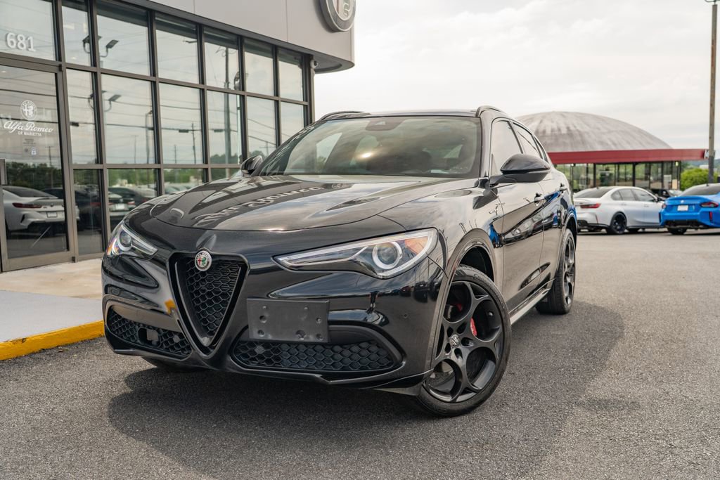 Used 2023 Alfa Romeo Stelvio Veloce AWD/4WD image 2