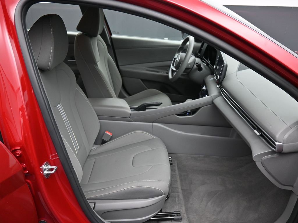 Certified 2021 Hyundai Elantra SEL image 24