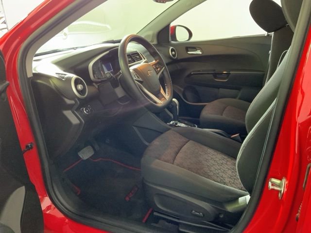 Used 2018 Chevrolet Sonic LT w/ Convenience Package FWD image 17
