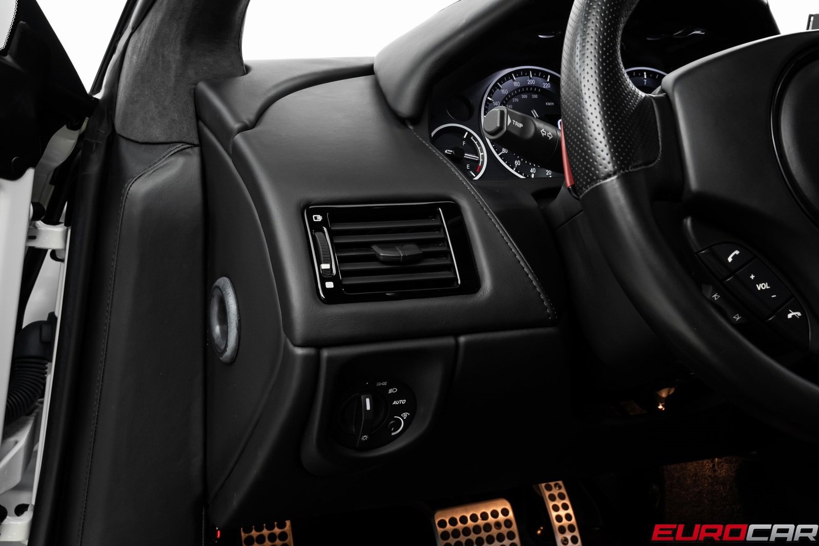 Used 2017 Aston Martin V12 Vantage S image 27