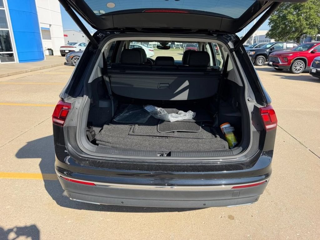 Used 2019 Volkswagen Tiguan SEL Premium AWD/4WD image 4