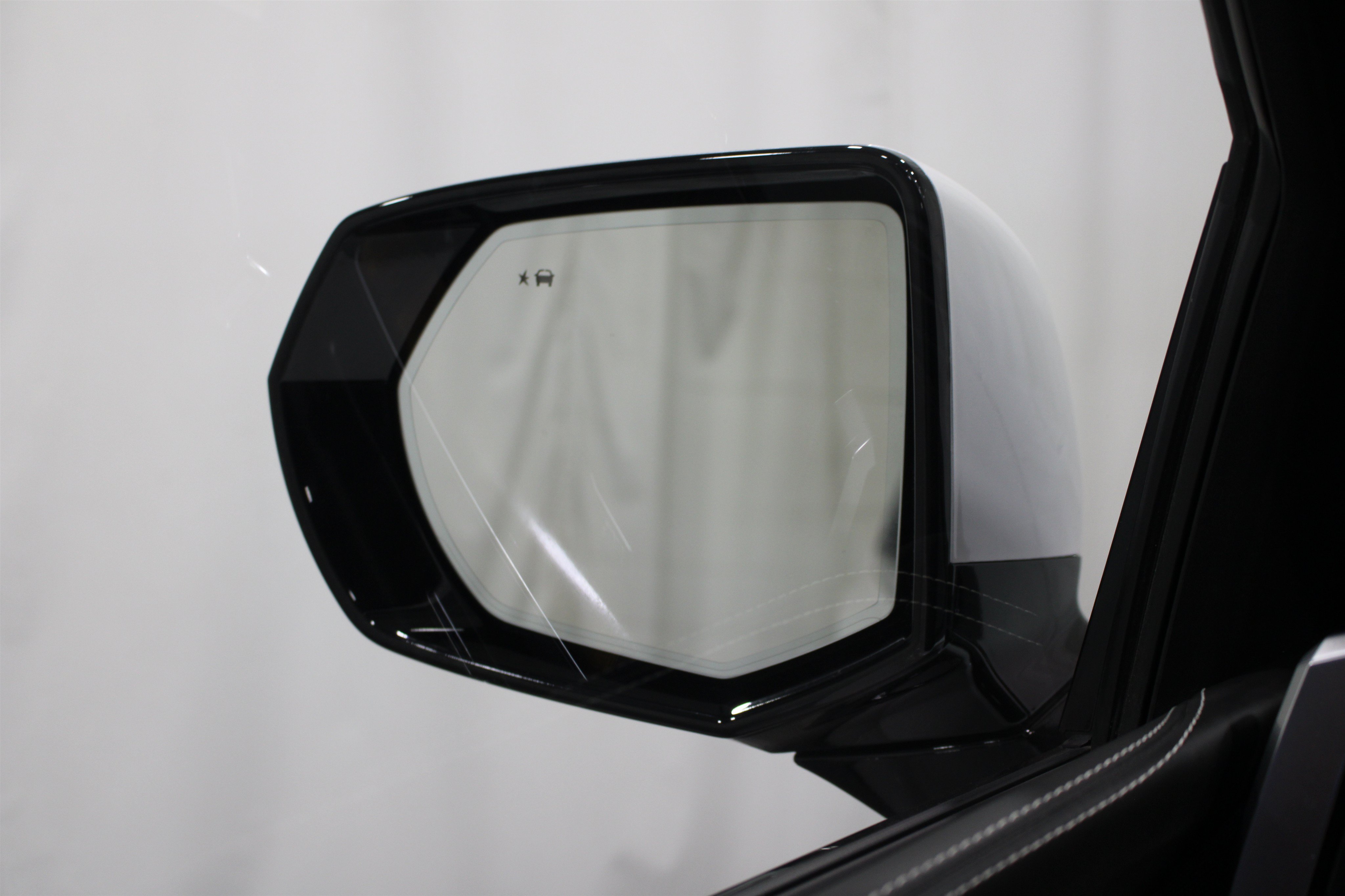 Certified 2025 Cadillac Escalade ESV Sport Platinum w/ LPO, ONYX Package AWD/4WD image 10