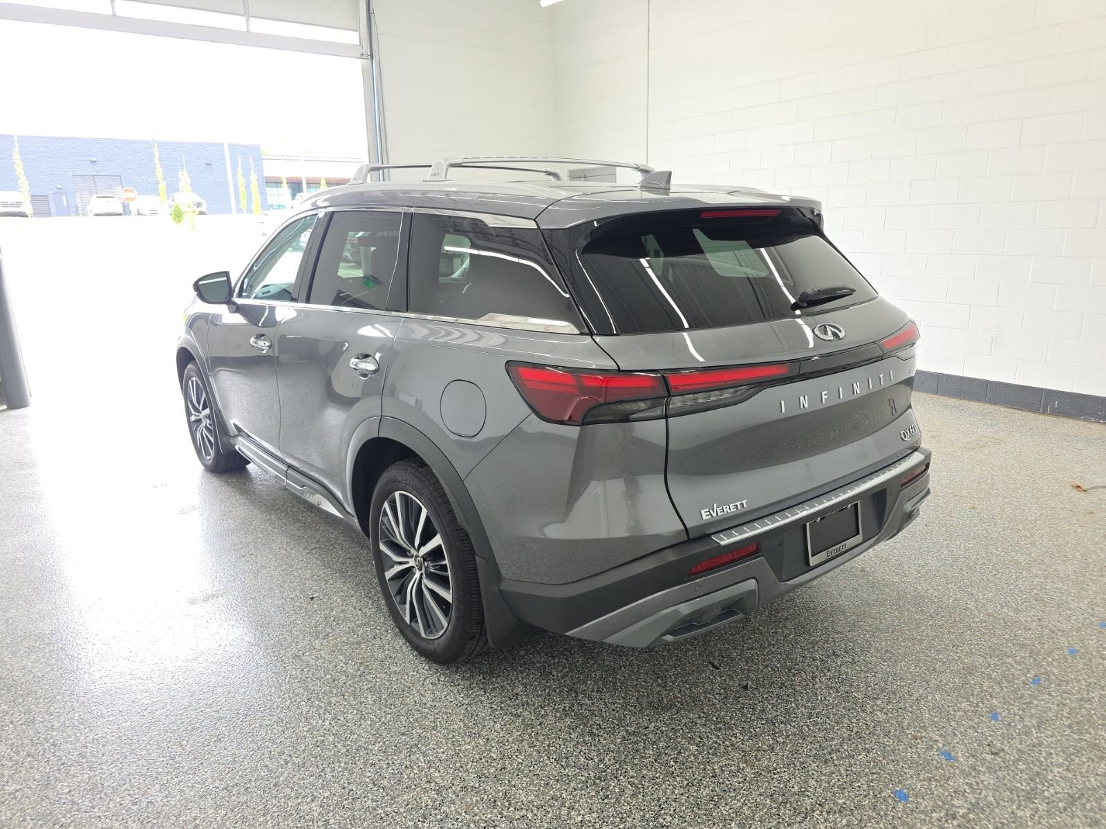 Certified 2023 INFINITI QX60 Sensory w/ Vision Package FWD image 3