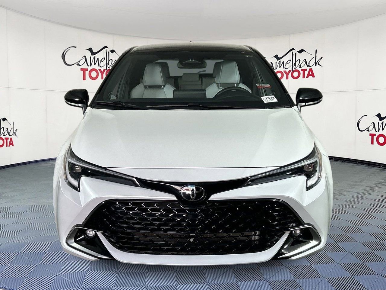 Used 2025 Toyota Corolla XSE FWD image 3