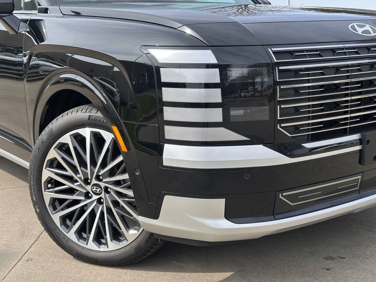 Used 2026 Hyundai Palisade Calligraphy image 4