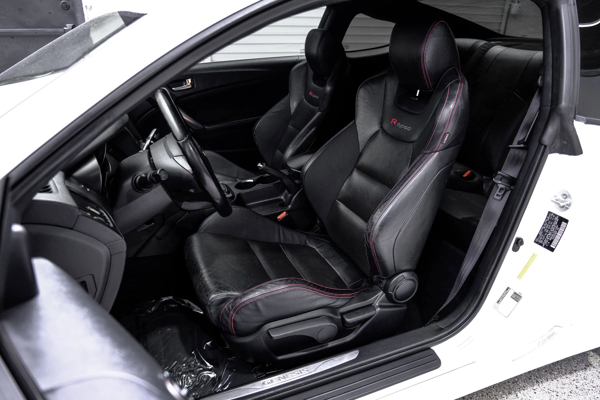 Used 2016 Hyundai Genesis Coupe 3.8 image 38