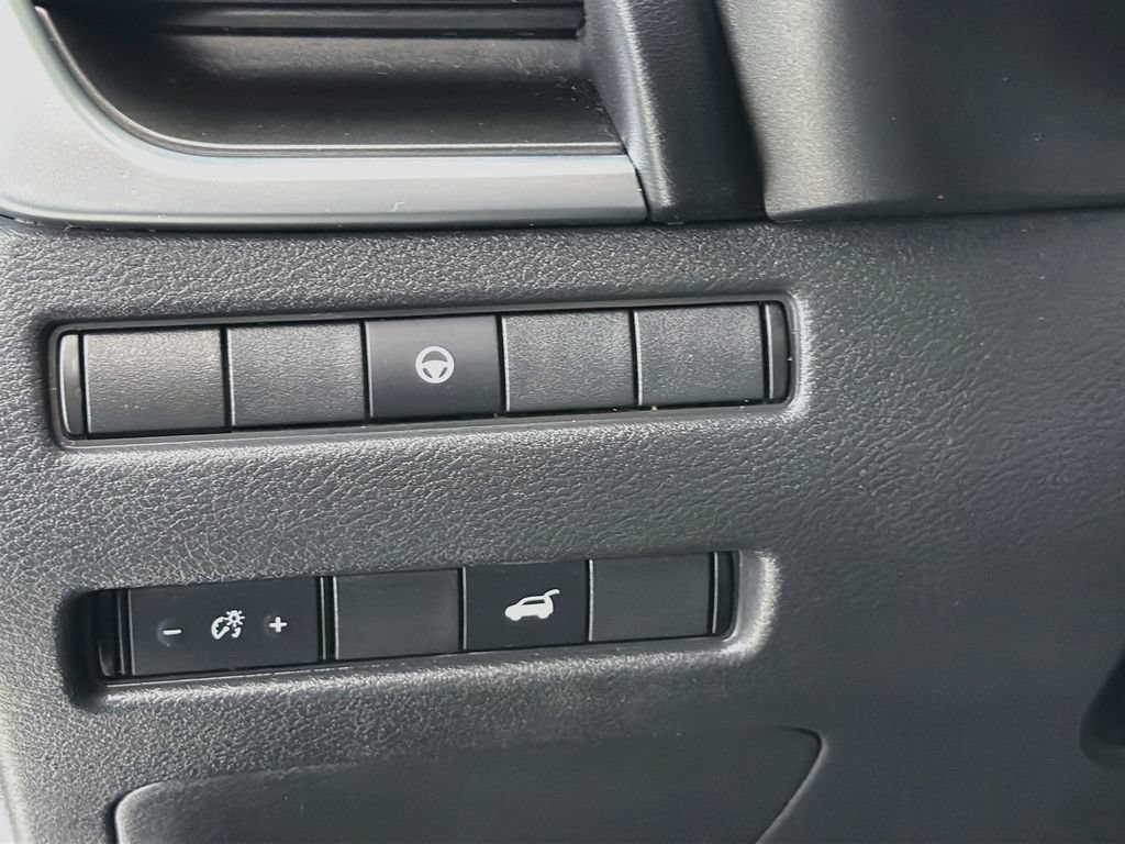 Used 2021 Nissan Rogue SV w/ Premium Package FWD image 13