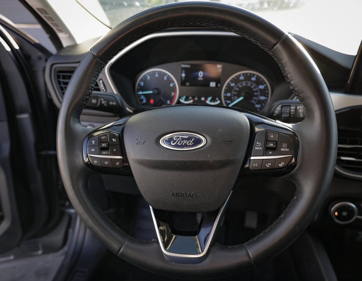 Used 2022 Ford Escape SE w/ Cold Weather Package image 12