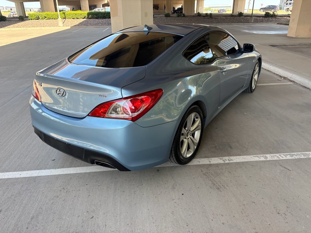 Used 2010 Hyundai Genesis 2.0T RWD image 8