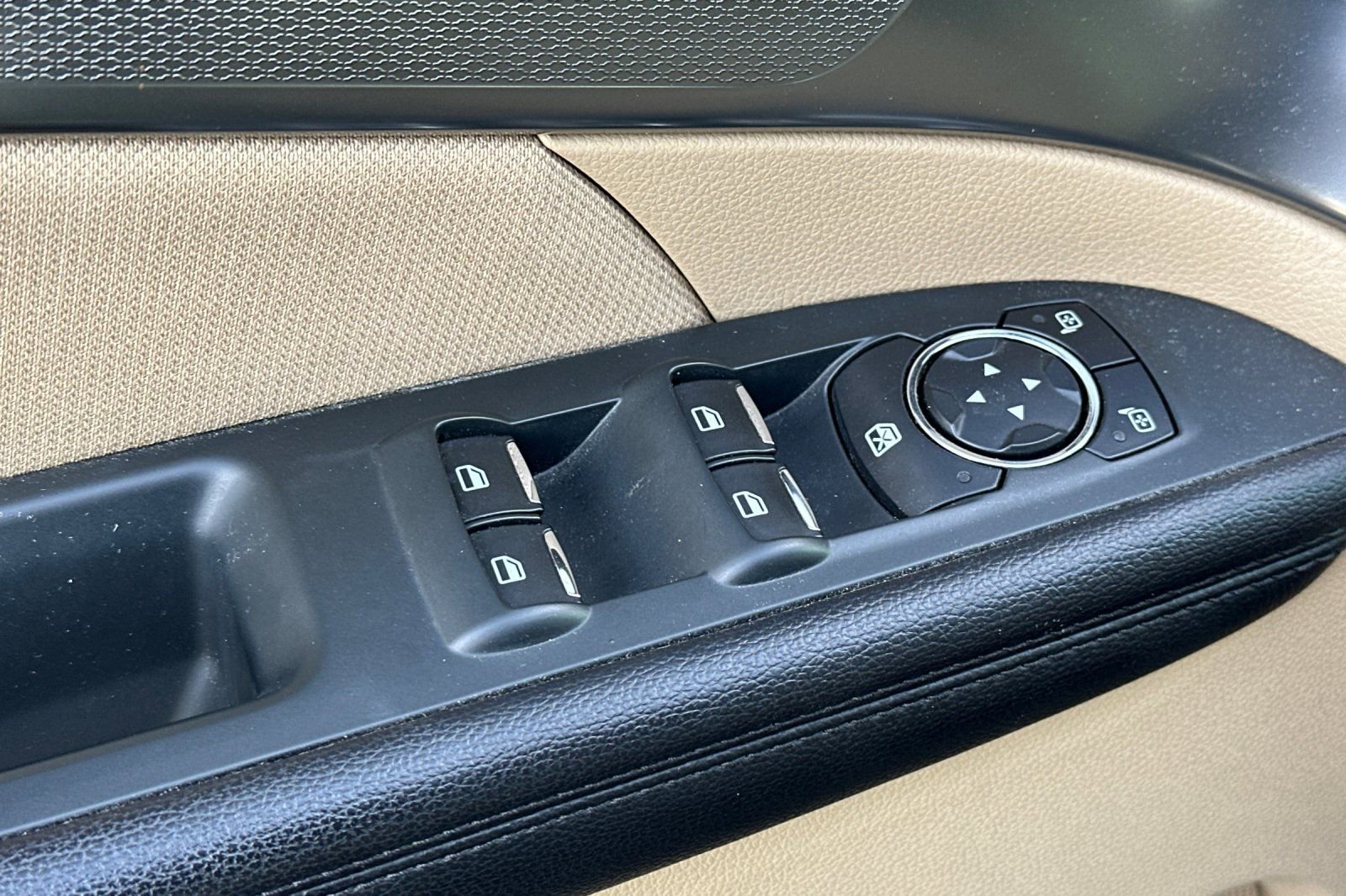 Used 2017 Ford Explorer FWD image 12