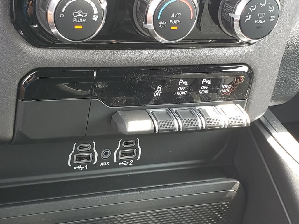 New 2026 RAM 1500 Big Horn AWD/4WD image 13