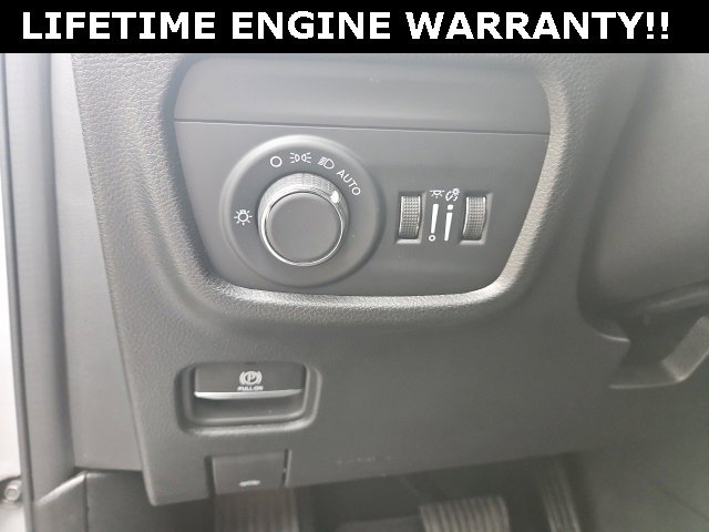 Used 2024 Jeep Grand Cherokee L Laredo image 16