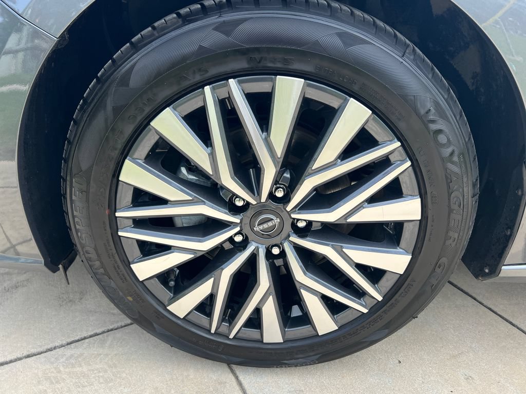 Used 2025 Nissan Altima 2.5 SV FWD image 23