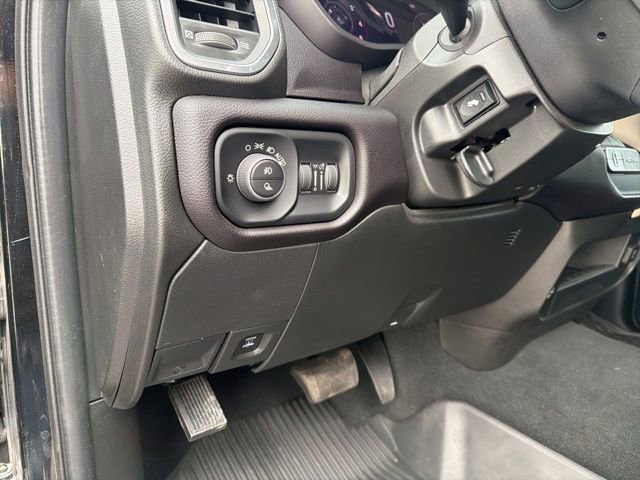 Used 2024 RAM 3500 Laramie AWD/4WD image 20