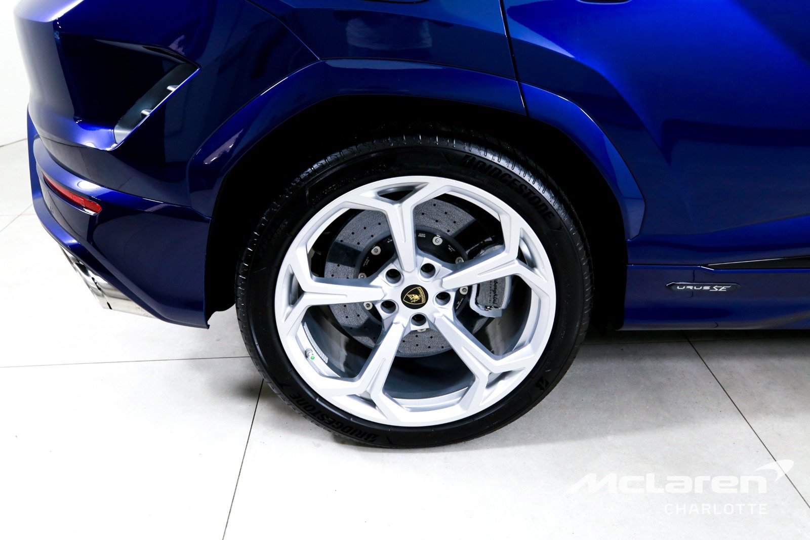 Used 2026 Lamborghini Urus SE AWD/4WD image 34