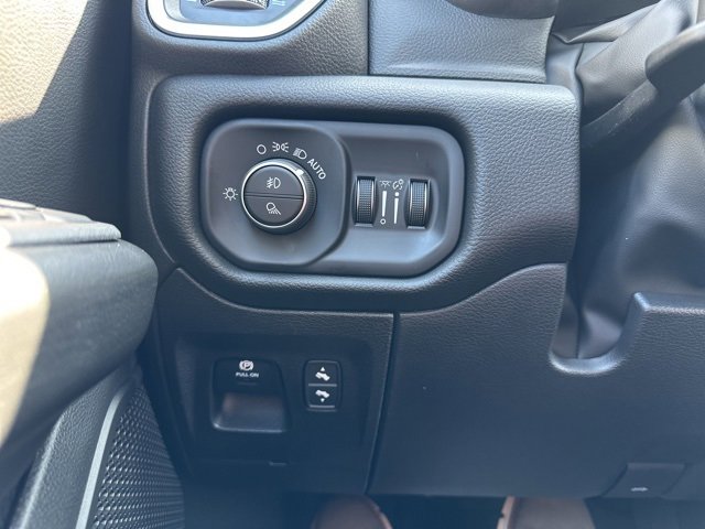 New 2026 RAM 1500 4x4 Crew Cab image 30