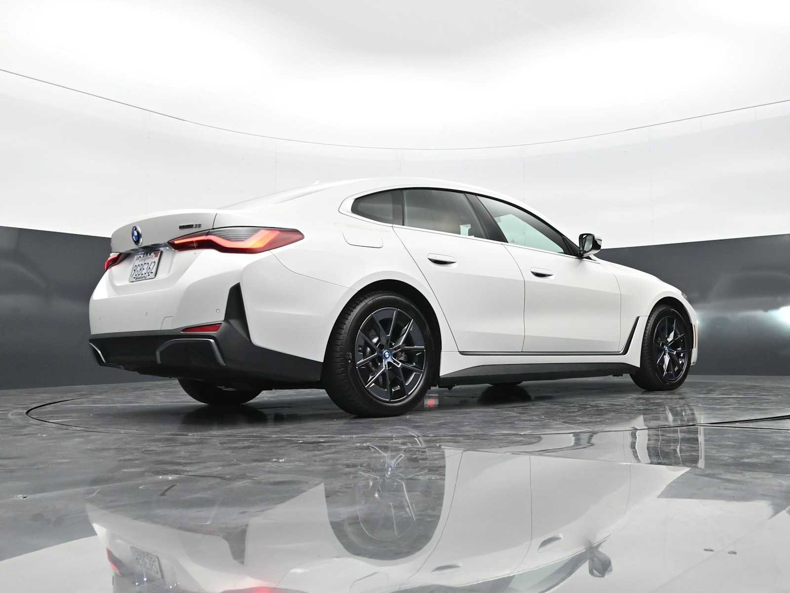 Certified 2023 BMW i4 eDrive35 RWD image 29