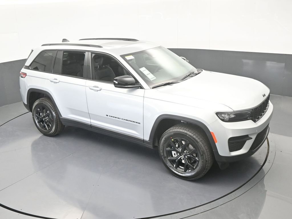 New 2025 Jeep Grand Cherokee Altitude image 47