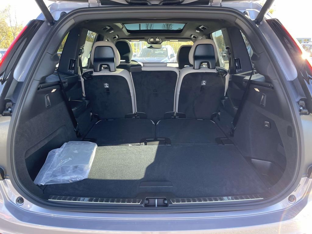 New 2026 Volvo XC90 B5 Core image 31