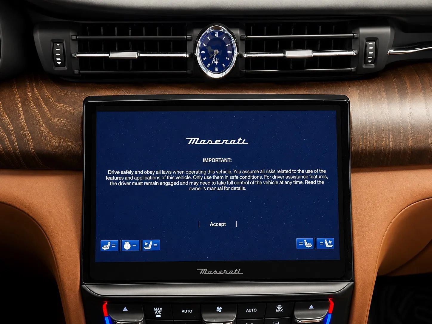 Used 2023 Maserati Quattroporte Modena RWD image 37