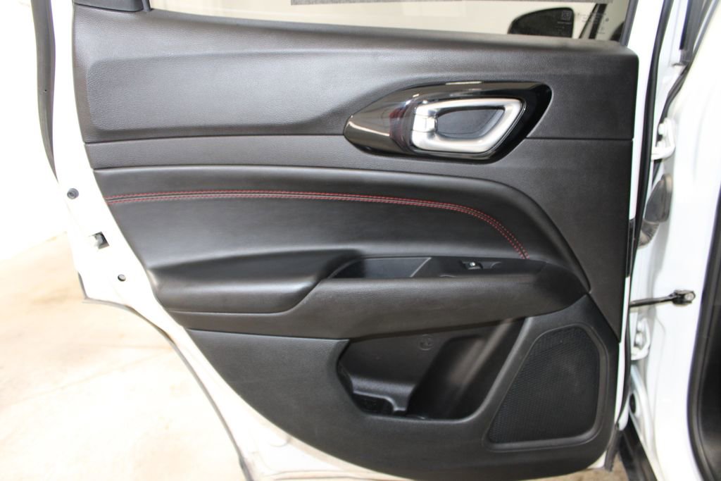 Used 2025 Jeep Compass Trailhawk AWD/4WD image 23