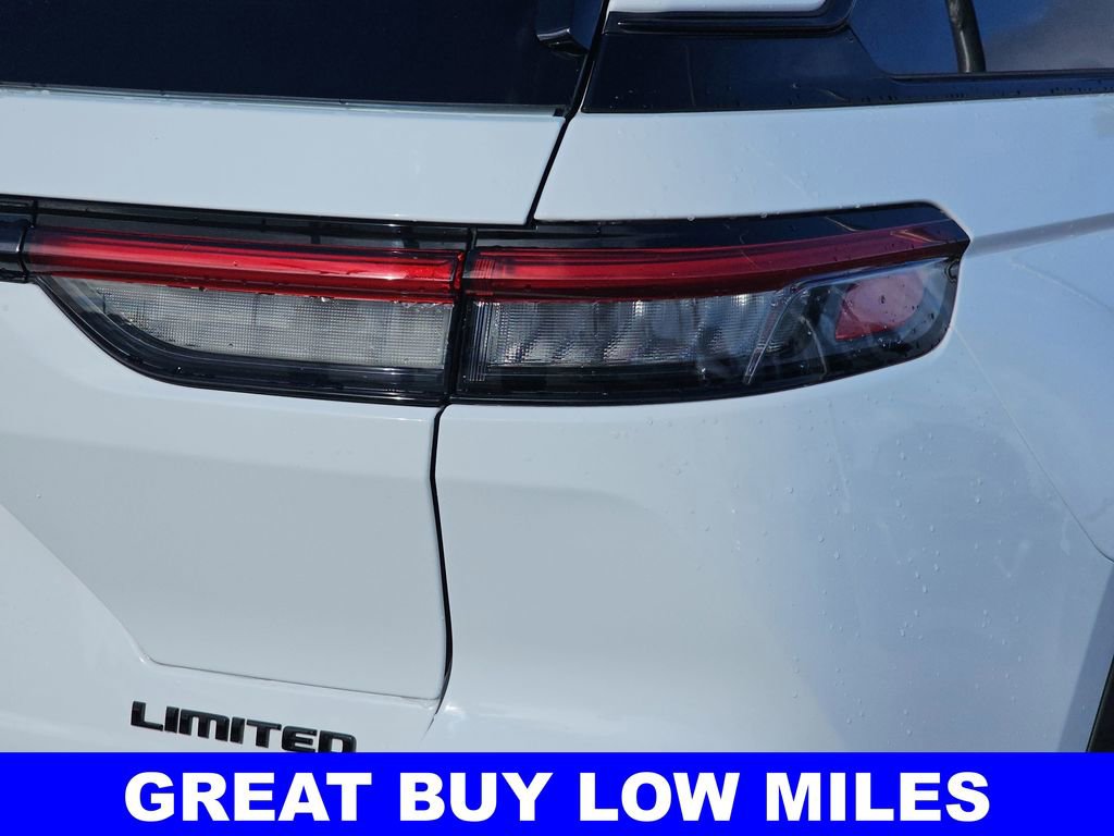 Used 2023 Jeep Grand Cherokee Limited w/ Luxury Tech Group II image 41