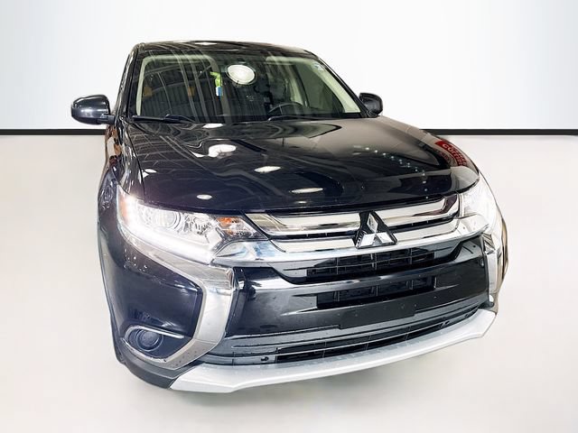 Used 2018 Mitsubishi Outlander ES FWD image 3