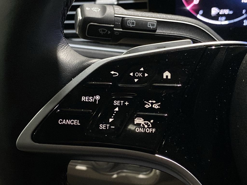 Certified 2025 Mercedes-Benz GLE 450e 4MATIC image 11