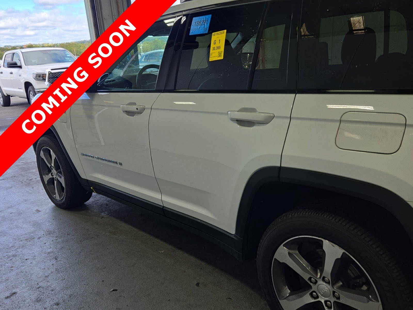 Used 2023 Jeep Grand Cherokee 4WD 4xe image 4