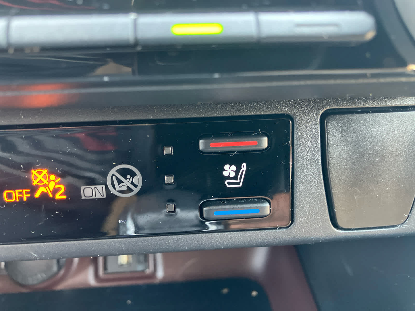 Certified 2020 Toyota RAV4 Limited AWD/4WD image 31