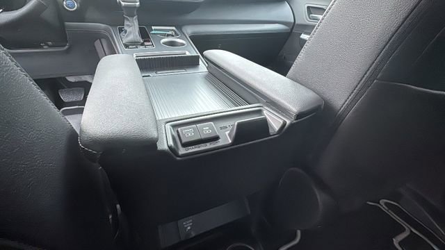Used 2023 Toyota Sienna XSE image 23