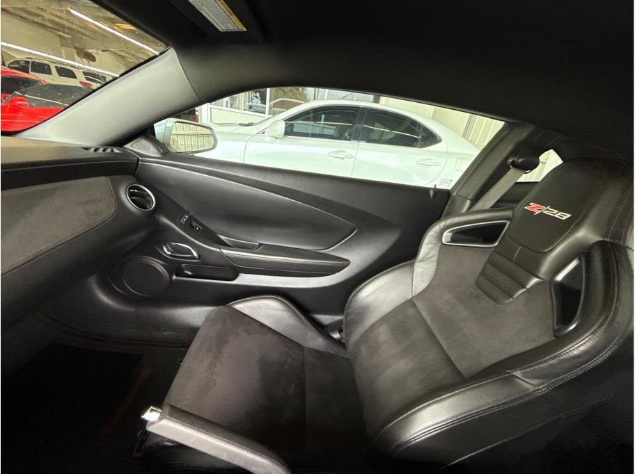 Used 2015 Chevrolet Camaro Z/28 image 30