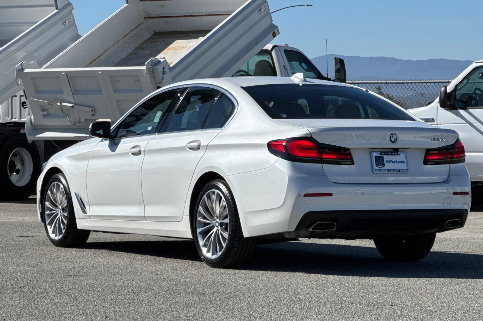 Used 2023 BMW 530i w/ Convenience Package RWD image 6