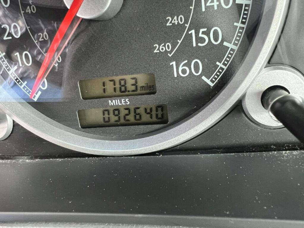 Used 2007 Chrysler Crossfire Limited image 12