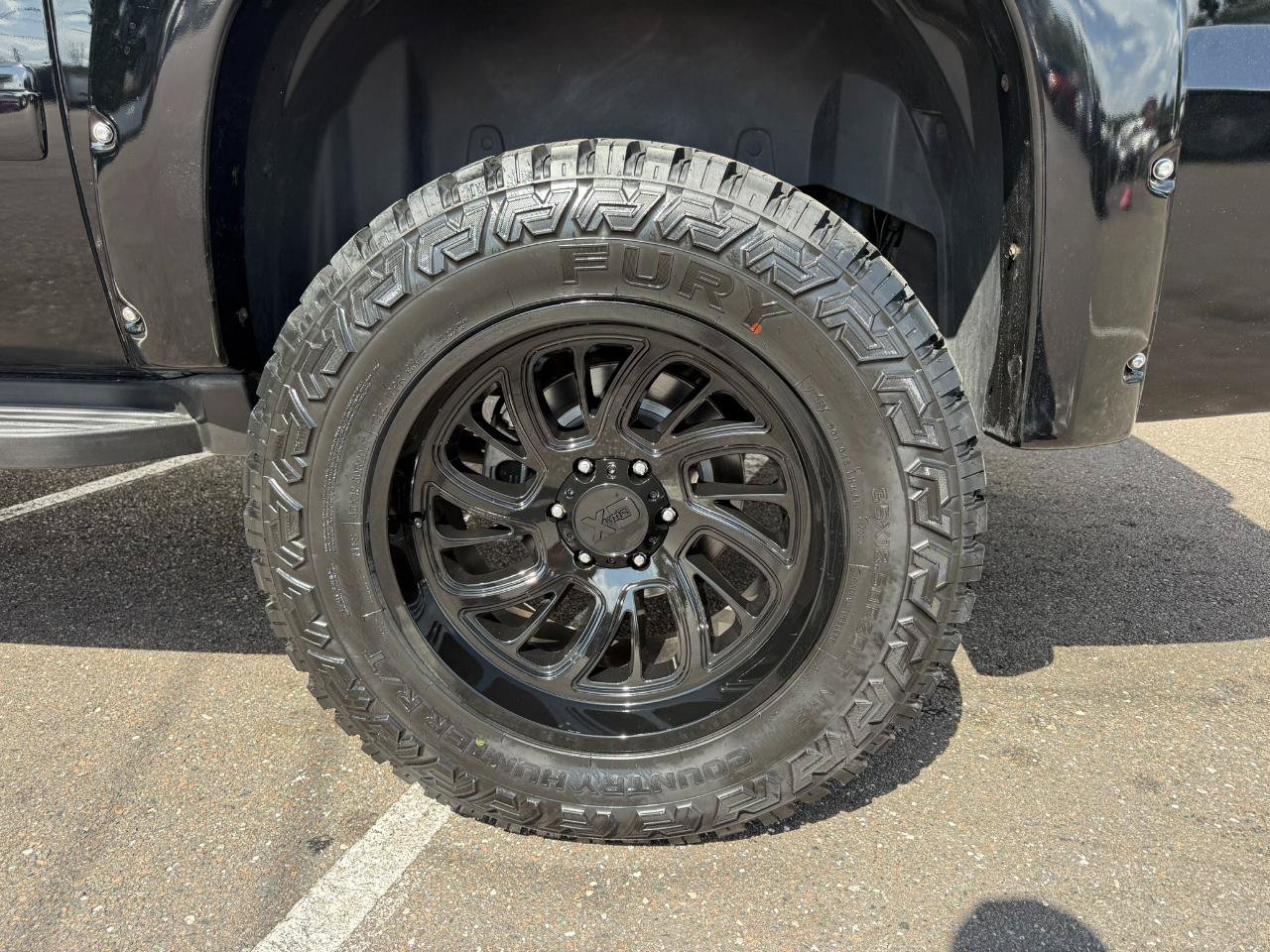 Used 2011 Chevrolet Avalanche LTZ AWD/4WD image 9