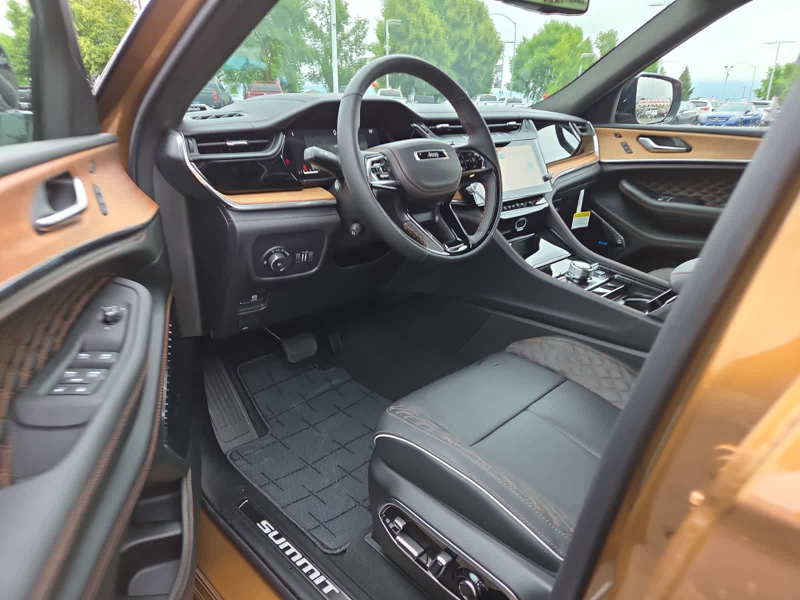 New 2026 Jeep Grand Cherokee Summit AWD/4WD image 10