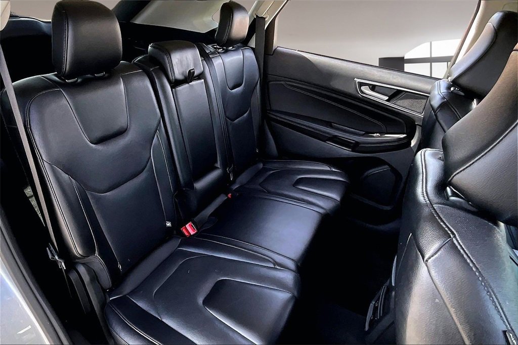 Used 2022 Ford Edge Titanium w/ Equipment Group 301A image 26