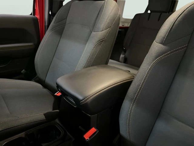 Used 2025 Jeep Wrangler Unlimited Sahara w/ Safety Group AWD/4WD image 20