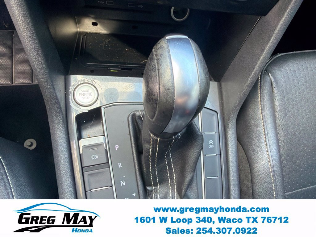 Used 2021 Volkswagen Tiguan SE w/ Panoramic Sunroof Package FWD image 19