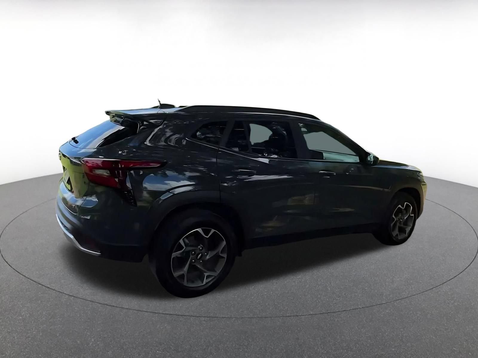 Used 2025 Chevrolet Trax LT w/ LT Convenience Package FWD image 13
