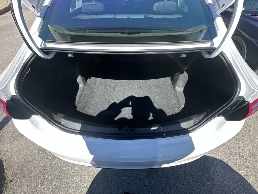 Used 2023 Chevrolet Malibu LT w/ Sport Edition image 22