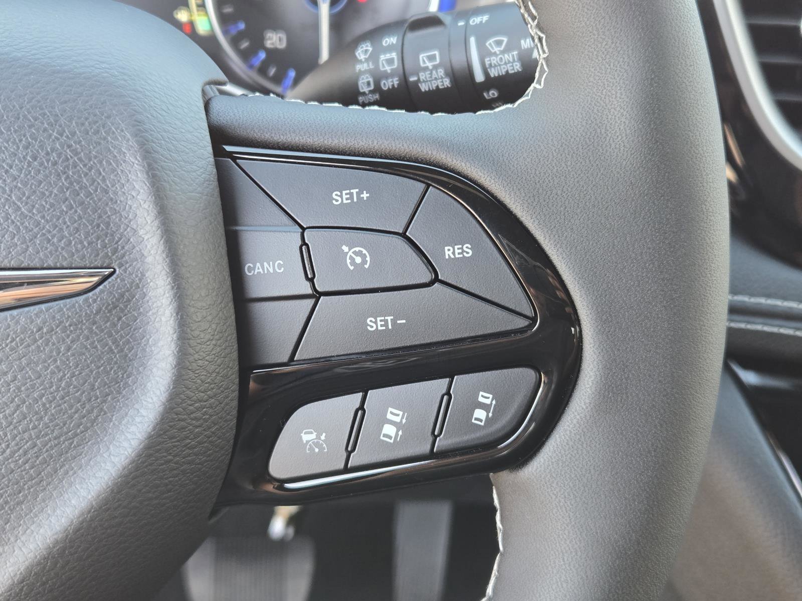 New 2026 Chrysler Pacifica Select w/ S Appearance Package image 19