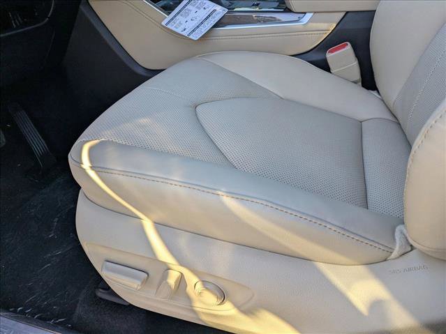 New 2025 Toyota Highlander Limited image 4