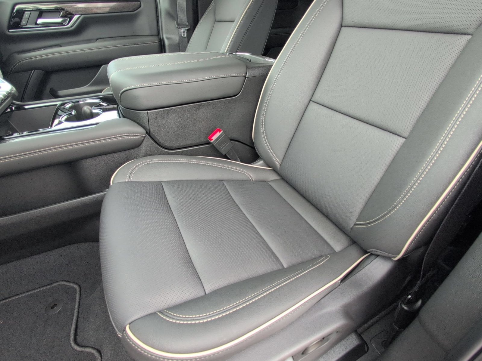 New 2026 GMC Yukon Elevation AWD/4WD image 24