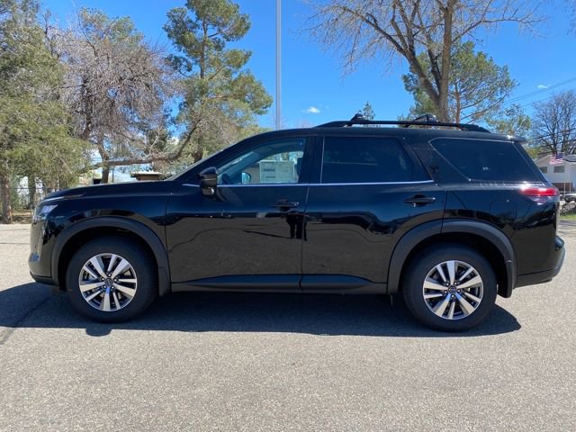 New 2026 Nissan Pathfinder SL image 2