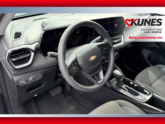 Used 2025 Chevrolet TrailBlazer LT AWD/4WD image 17