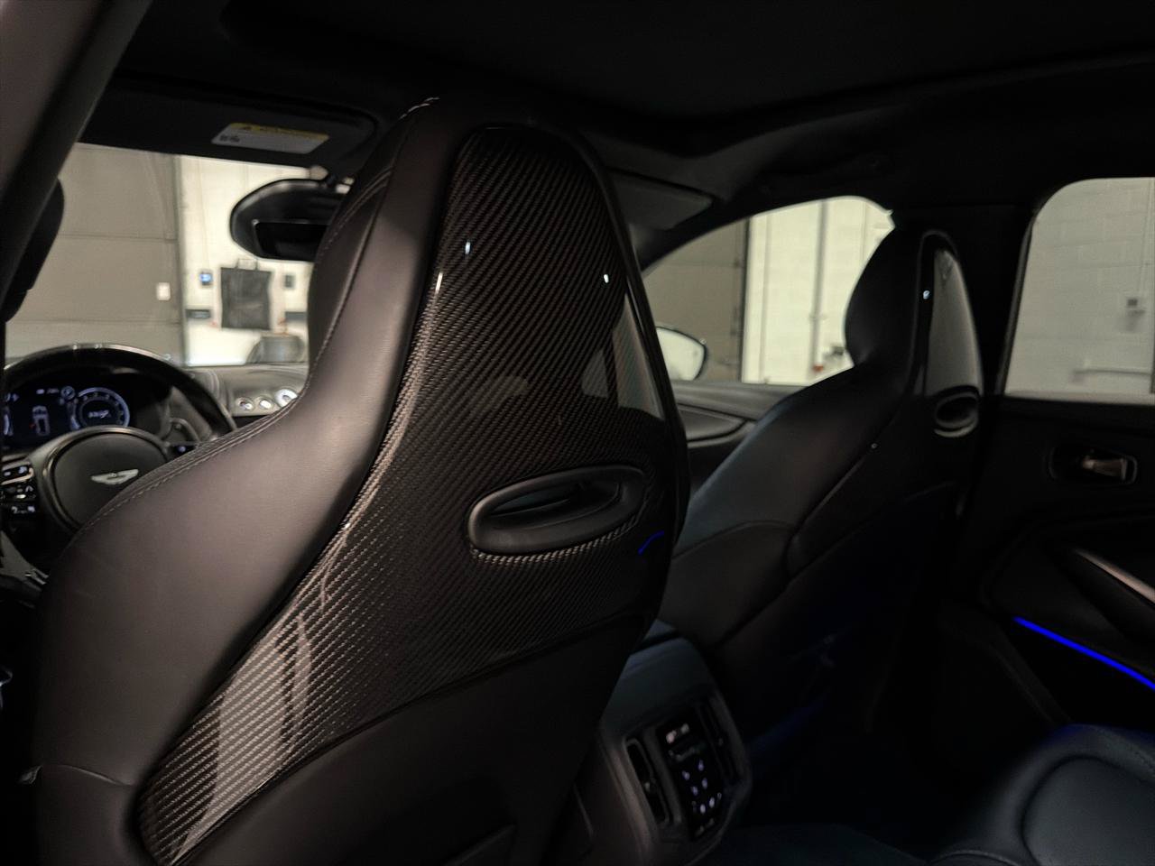 Used 2021 Aston Martin DBX AWD/4WD image 28