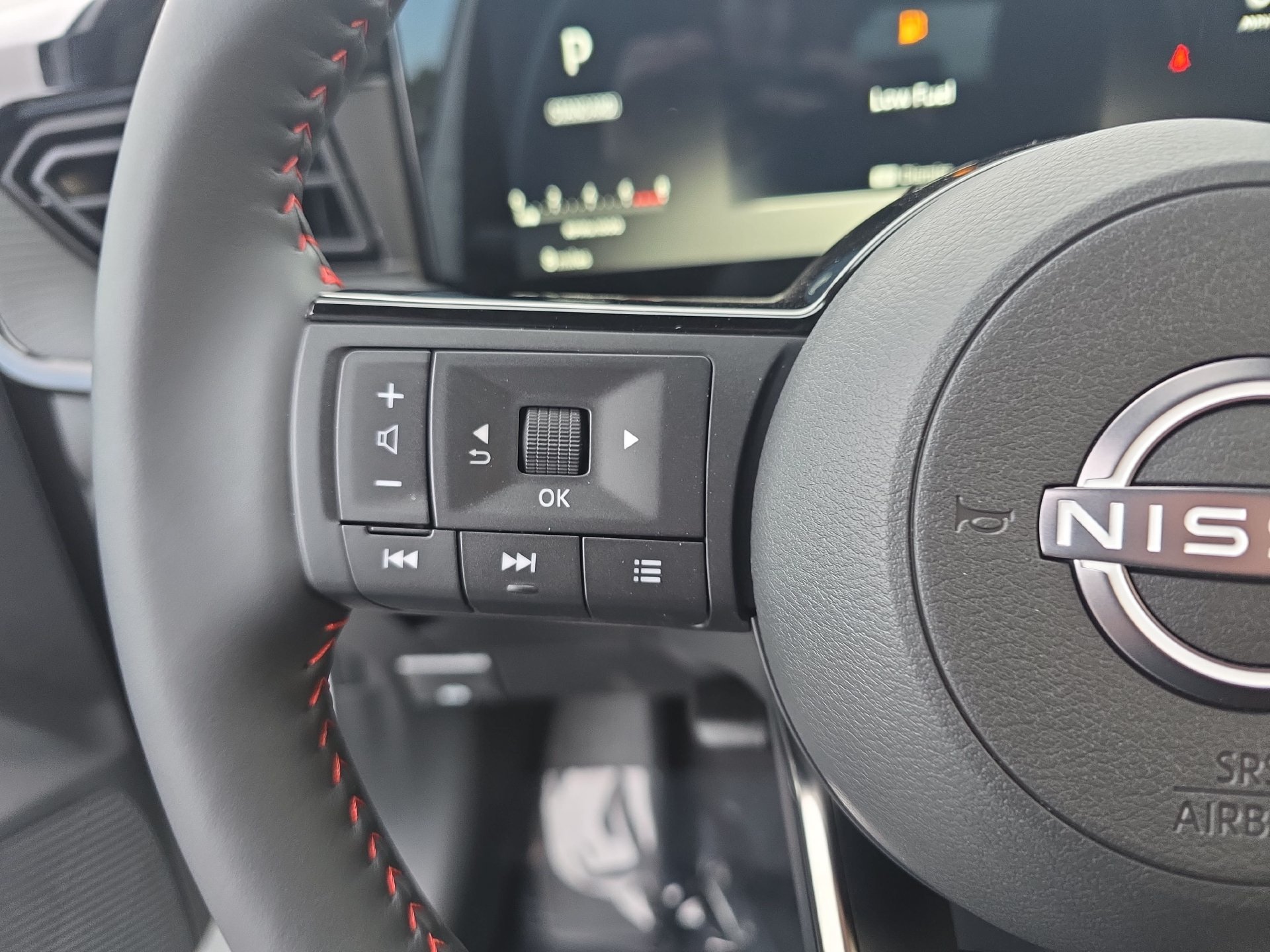 New 2027 Nissan Kicks SR w/ SR Premium Package AWD/4WD image 17